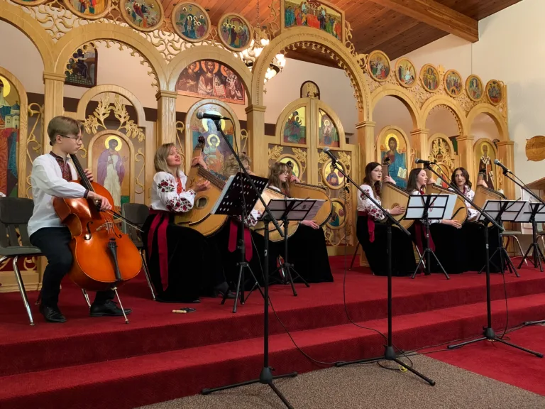 Ukrainian Folk Music and Bandura Sounds Fill St. Nicholas Church