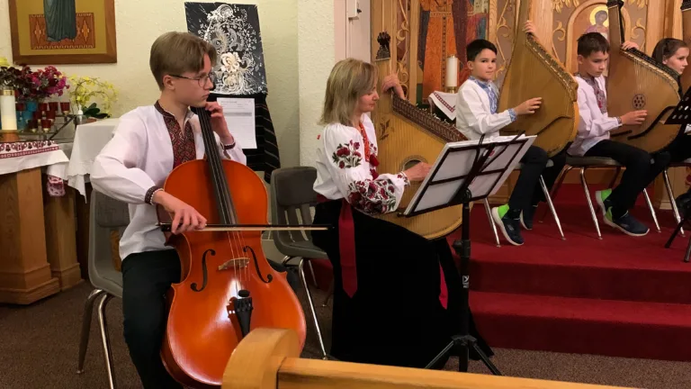 Ukrainian Folk Music and Bandura Sounds Fill St. Nicholas Church